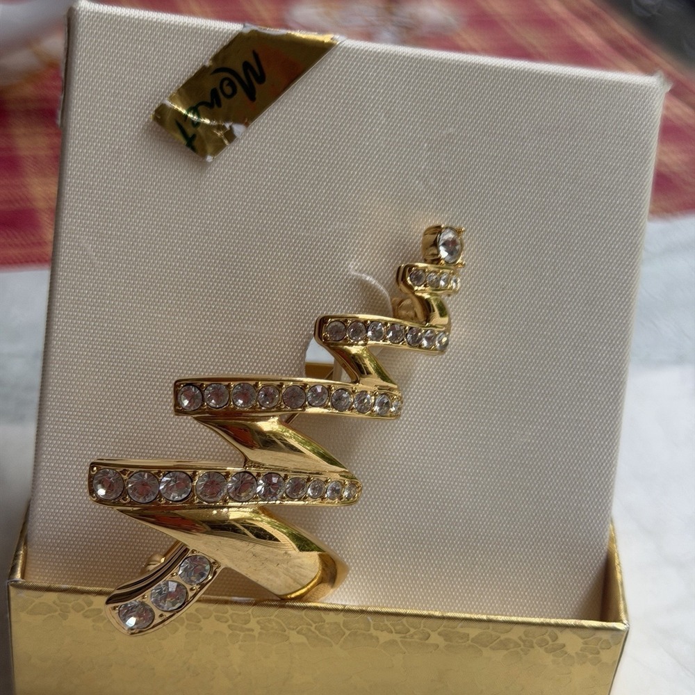 Monet Vintage Christmas Tree Pin Gold Tone Clear Pave Rhinestone BOOK PIECE
